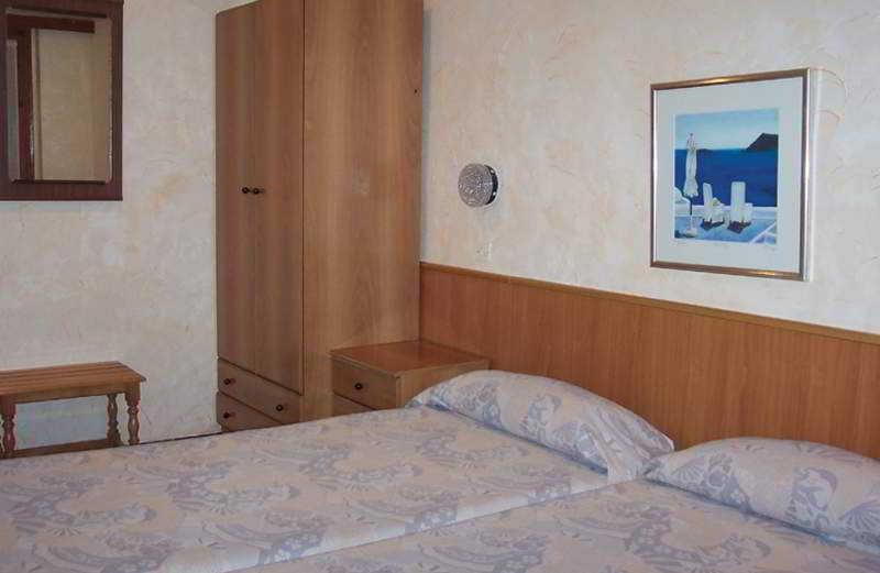 Pensión Regina 2*